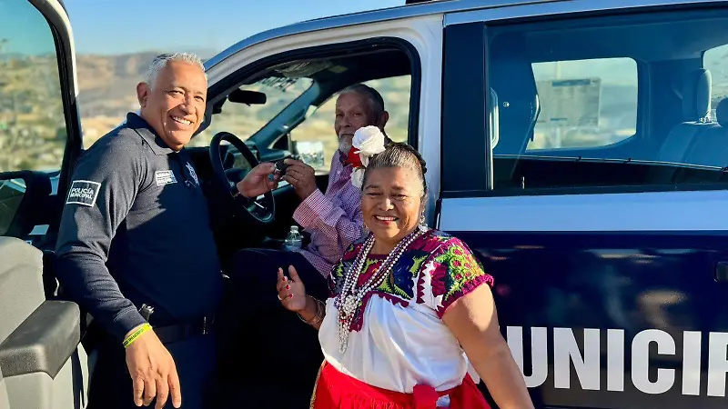 Entrega DSPM patrulla a líderes comunitarias en Zona Norte